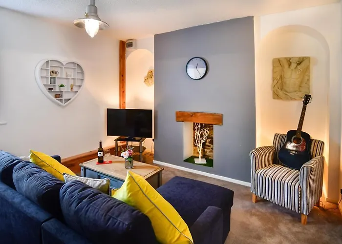 Guest Homes - Cambrian Apartment