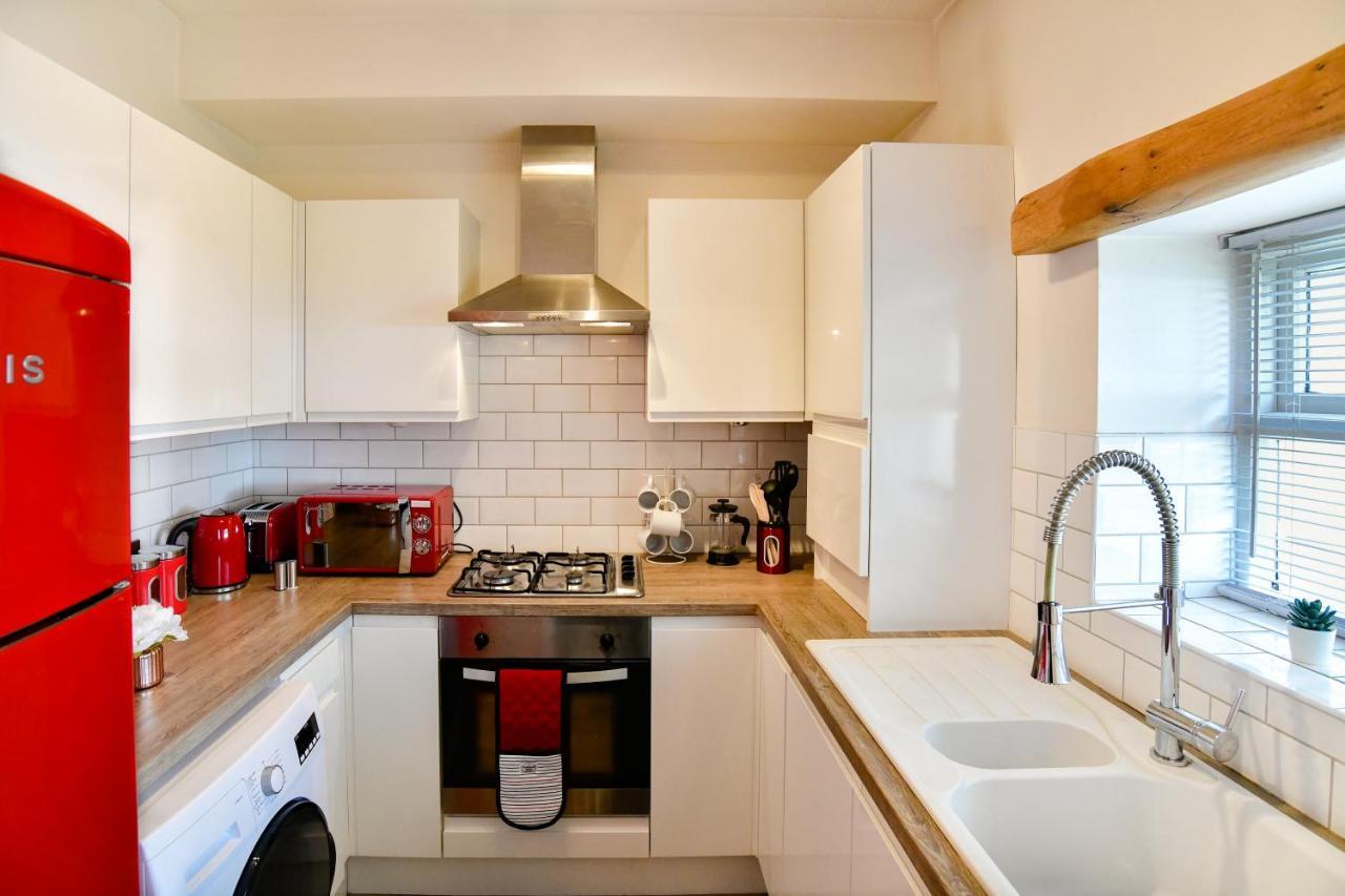 Guest Homes - Cambrian Apartment *