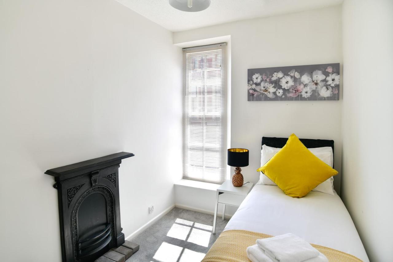 Apartment Guest Homes - Cambrian *